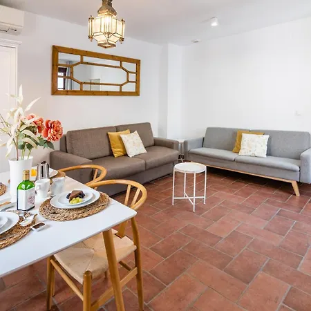 La Jⲟya De Patios - Turisticos Apartment *