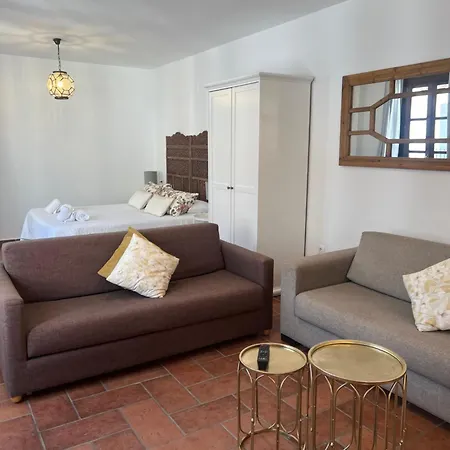 Apartment La Jⲟya De Patios - Turisticos